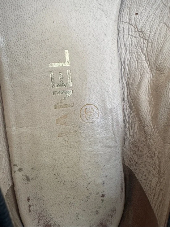 CHANEL Black Patent Cap-Toe Bow Ballet Flats - Picture 6 of 10